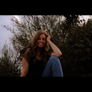 Meet your Posher, Emily